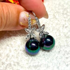 Pretty BLACK pearl earrings with RHINESTONE accents-silver lever back